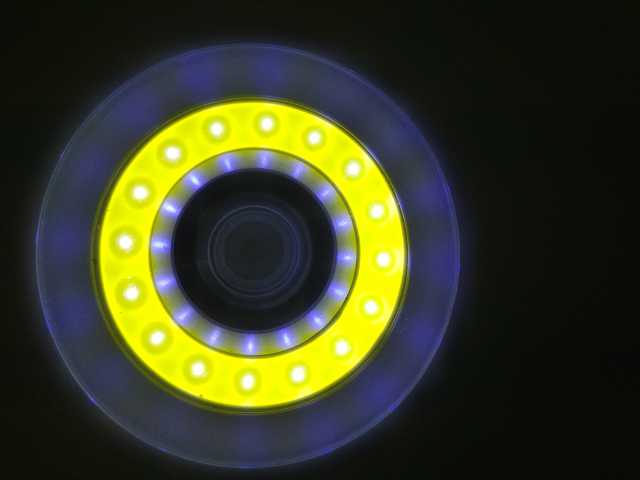 Продам: Яркий светильник с датчиком движения