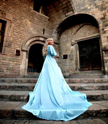 Продам: Голубое платье с длинным шлейфом (прокат