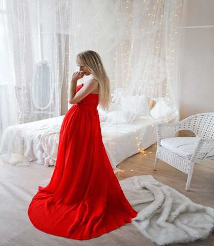 Продам: Платье красное со шлейфом (прокат)