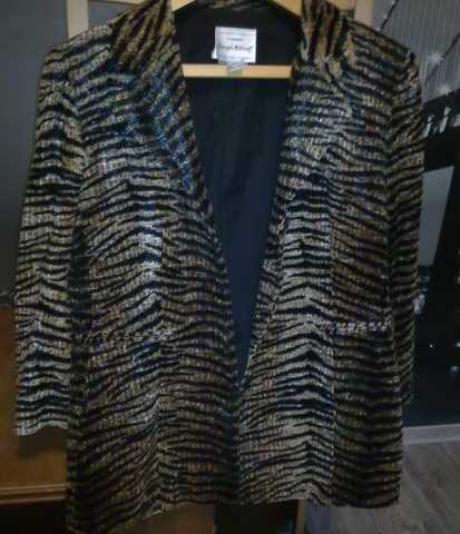 Продам: Пиджак женский тигриный окрас