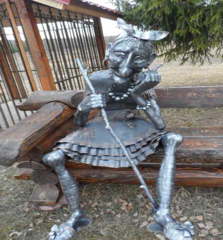 Продам: Скульптура из металла"Молодая Баба-Яга"