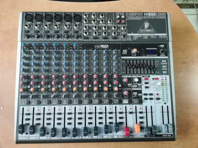 Продам: Продам микшер behringer xenyx x 1832usb 