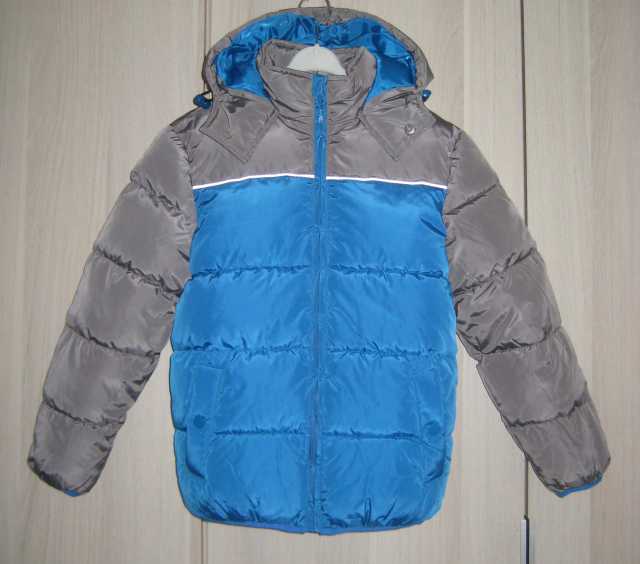 Продам: Новая зимняя куртка для мальчика  р.140