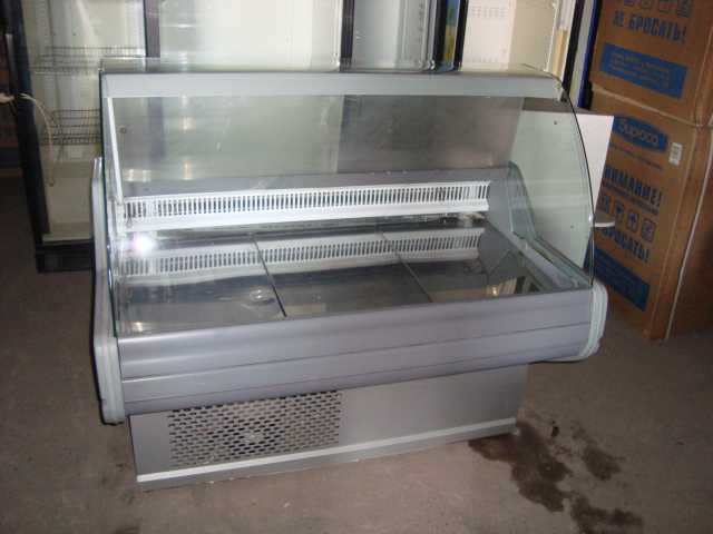 Продам: холодильную витрину