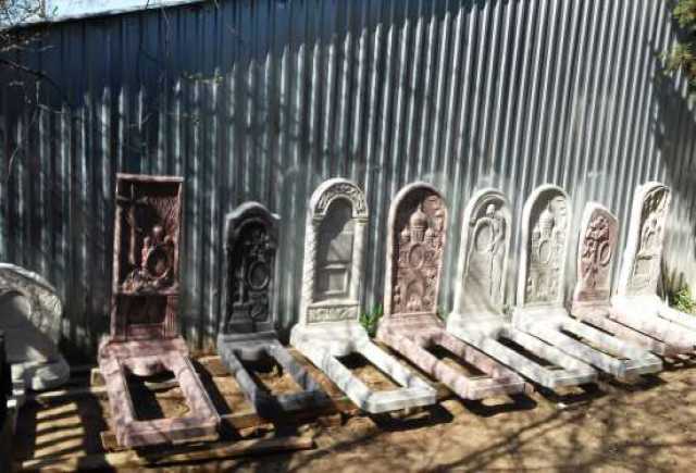 Продам: Памятники из бетона по технологии мрамор
