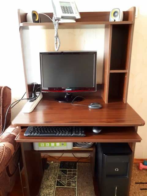 Продам: Компьютерный стол и стул