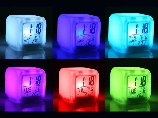 Продам: Будильник "Куб" с меняющейся подсветкой
