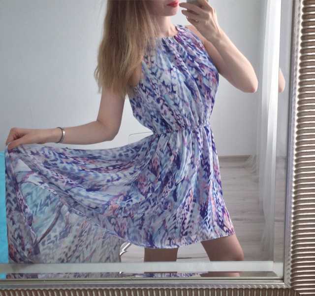 Продам: Новое летнее платье со шлейфом