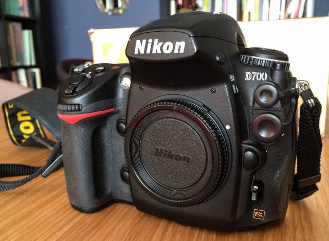 Продам:  Nikon DSLR D700 Черный (комплект 
