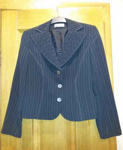 Продам:  Пиджак и юбка Caterina Leman