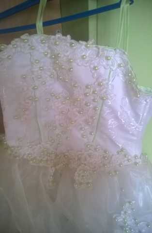 Продам: "Свадебное" платье  104-110