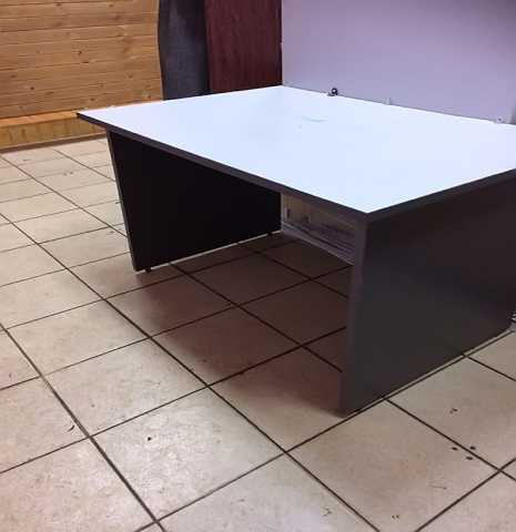 Продам: стол б\у серый