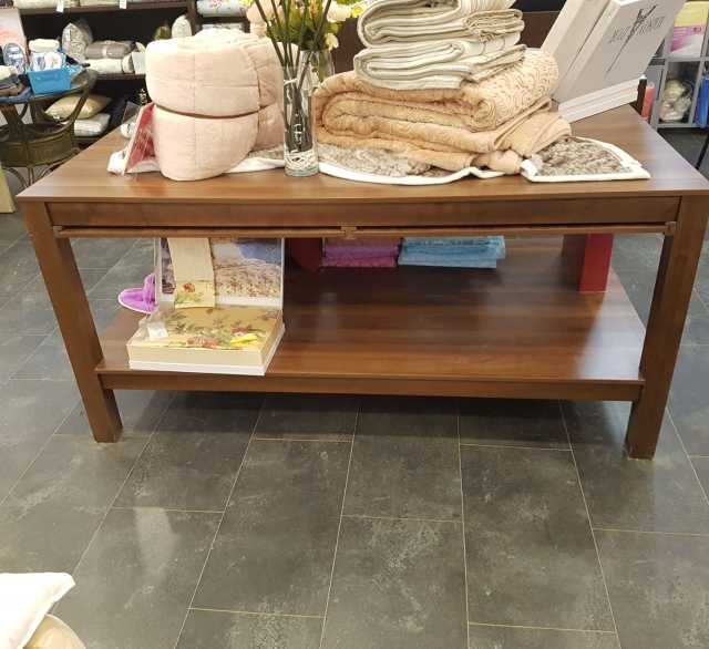 Продам: стол деревянный с выдвижными панелями