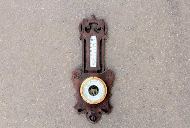Продам: Старинный барометр и градусник 