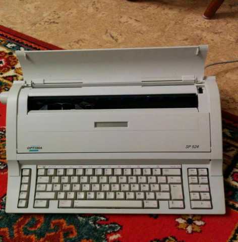 Продам: Пишущая электронная машинка с дисплеем