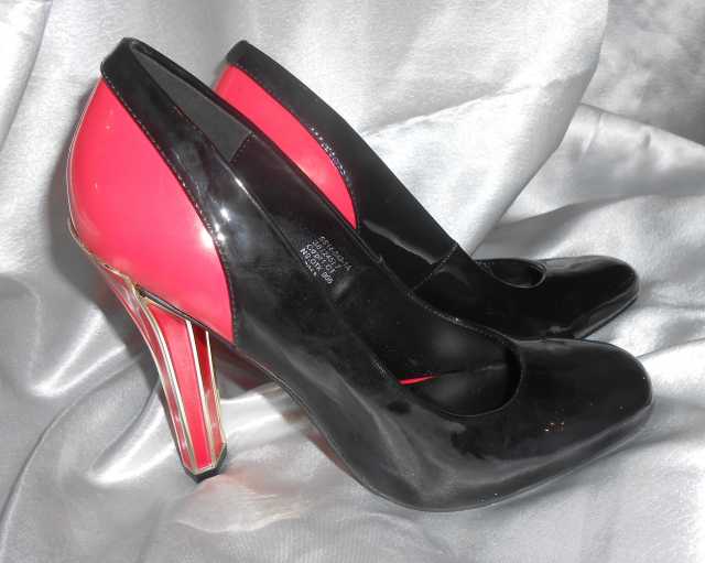 Продам: Туфли в чёрно-красных тонах