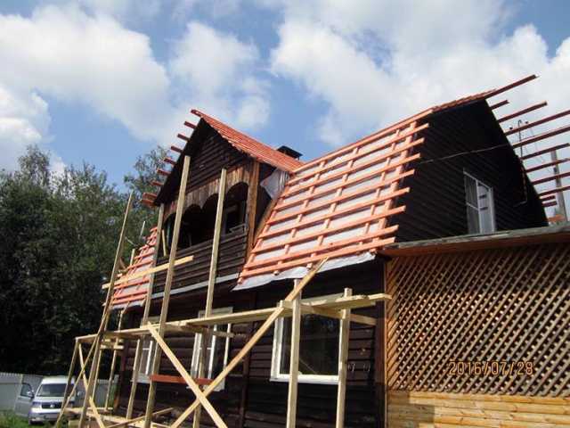 Предложение: Замена крыши старого деревянного дома