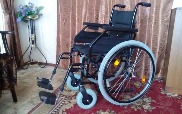 Продам: инвалидная коляска / уличная