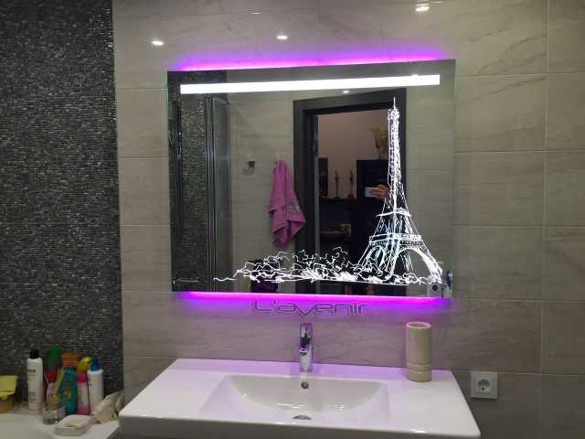 Продам: Зеркало с LED подсветкой в ванную 