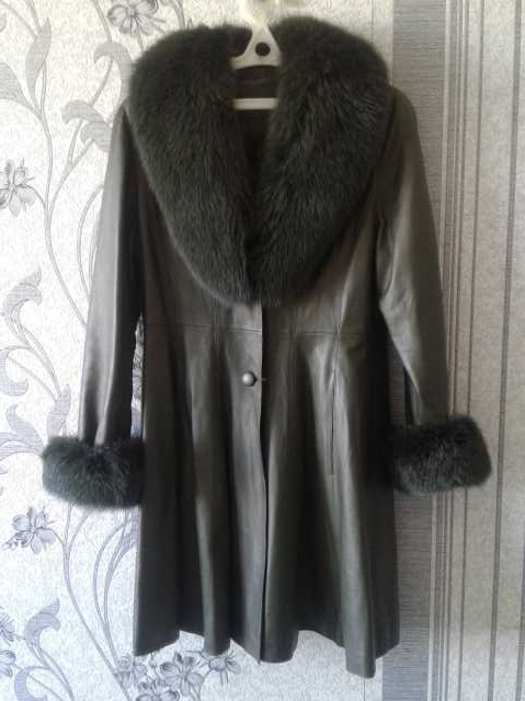 Продам: Женское кожаное пальто с мехом