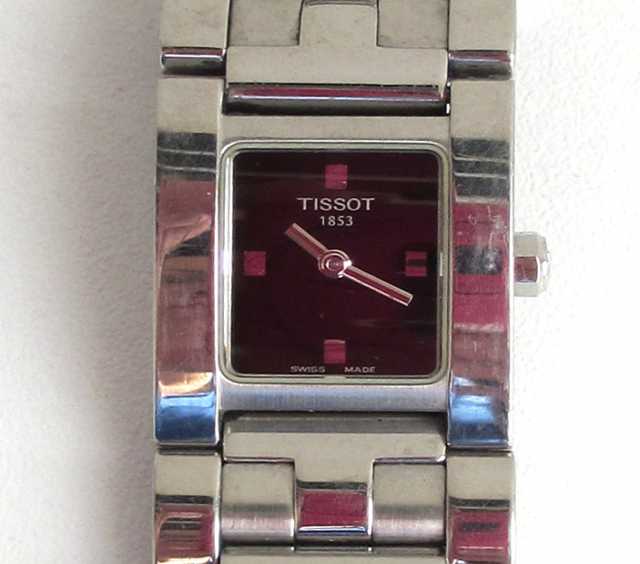Продам: женские часы Tissot T63.1.185.51