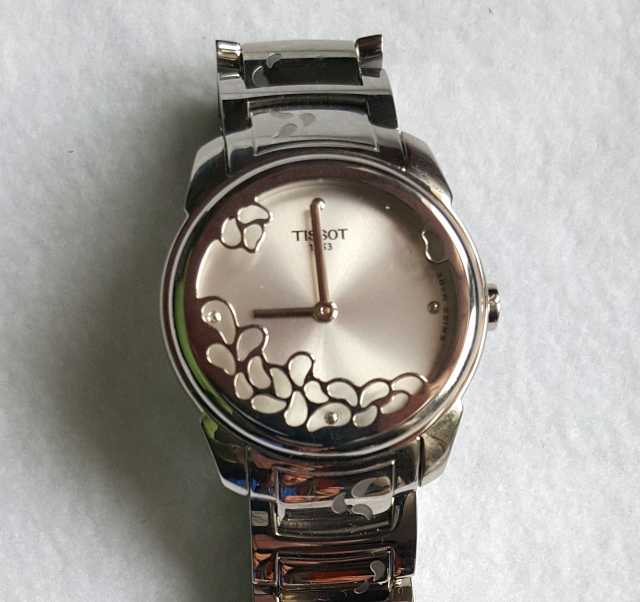 Продам: Женские часы Tissot T017.209.11.031.00