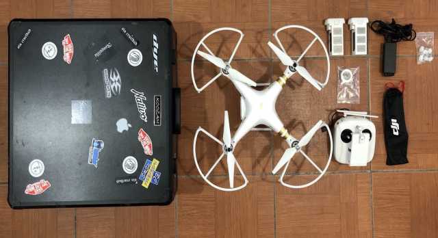 Продам: DJI Phantom 4 Pro Quadcopter Drone
