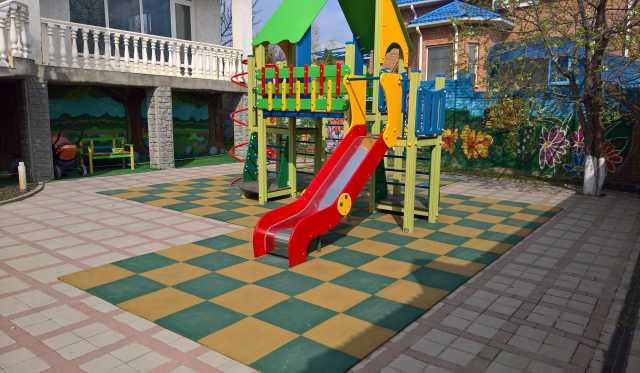 Продам: Резиновая плитка для детских площадок