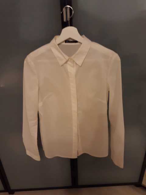 Продам:  белая блузка, 42-44 