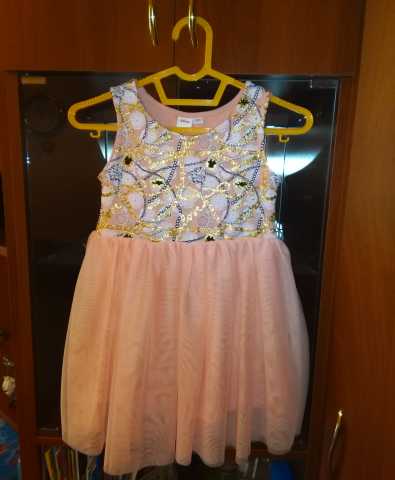 Продам: Платье нарядное 110 см