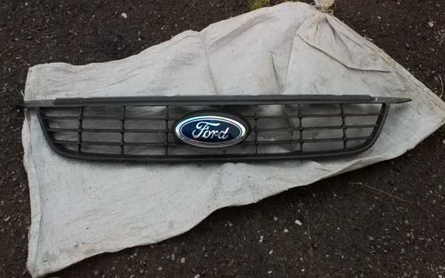 Продам: Радиаторная решетка Ford Focus 2