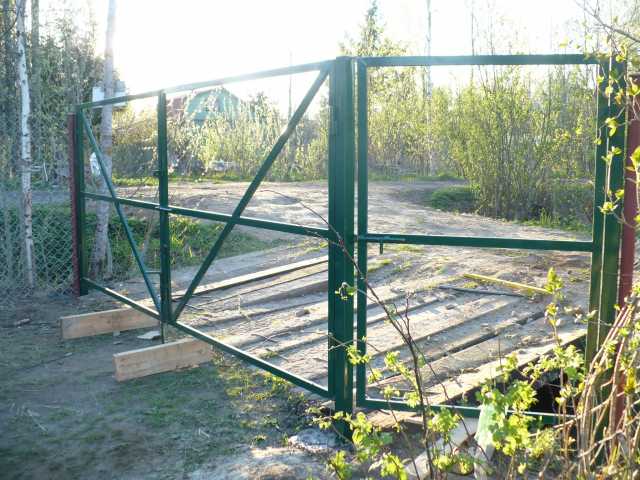 Предложение: установка металлических ворот на даче