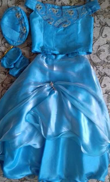 Продам: нарядное платья для девочки