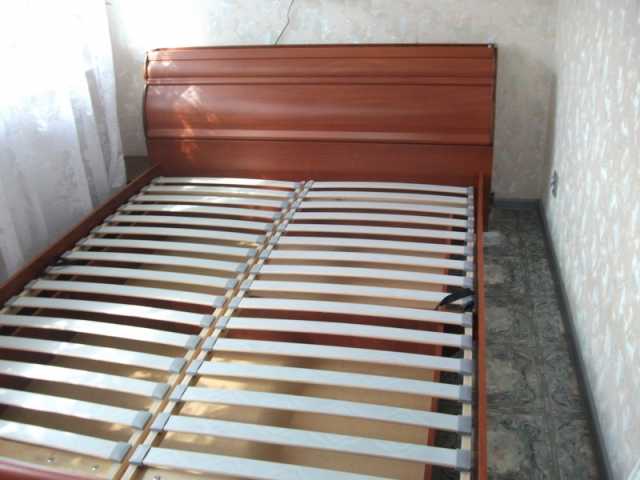 Продам: кровать 2-х спальная евро с матрасом