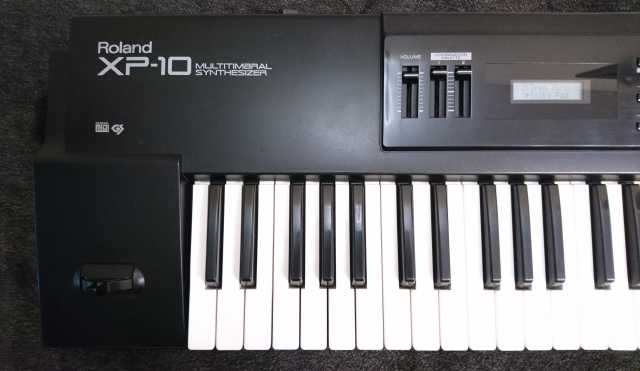 Предложение: Синтезатор в аренду Roland XP-10