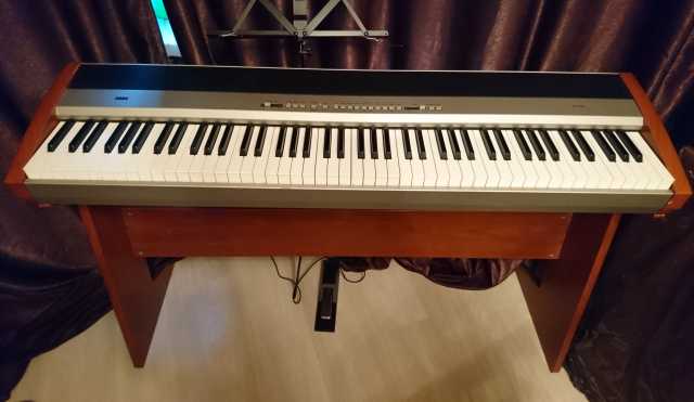 Продам: Цифровое пианино Korg SP-300