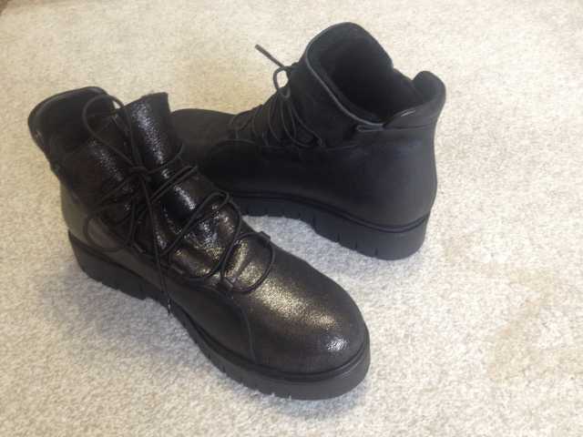 Продам: зимние ботинки на шнурках
