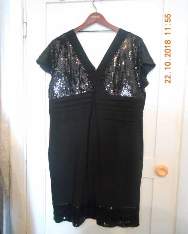 Продам: платье с пайетками