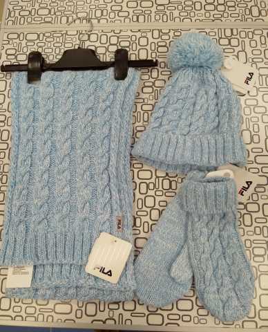 Продам: комплект шапка, шарф, варежки FILA