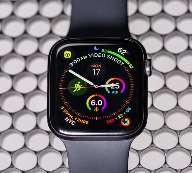 Продам: Часы Apple Watch series 4