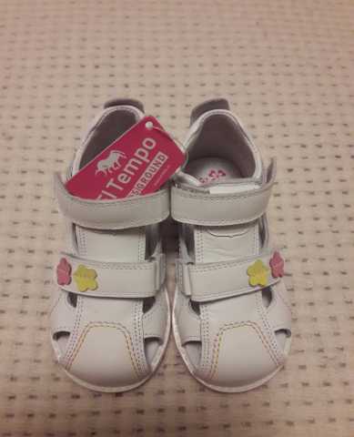 Продам: Туфли для девочки El Tempo белые