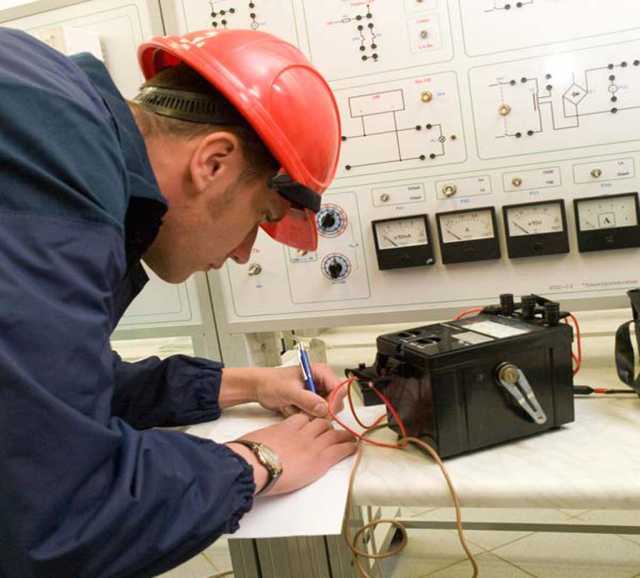 Вакансия: Электромонтер по ремонту оборудования 