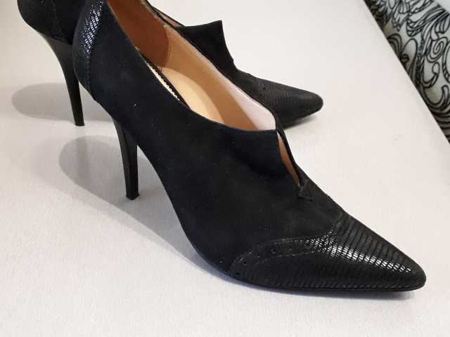 Продам: Туфли кожанные с замшей. Черного цвета. 