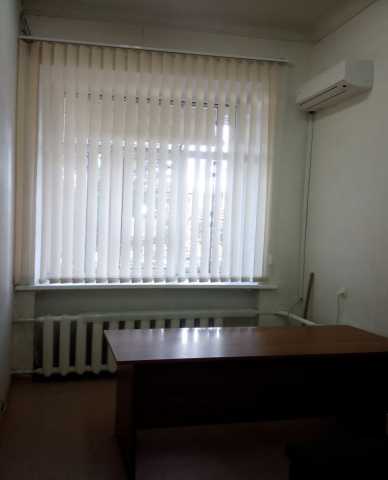 Сдам: рабочее место 6 м2 в офисе 11,7 м2