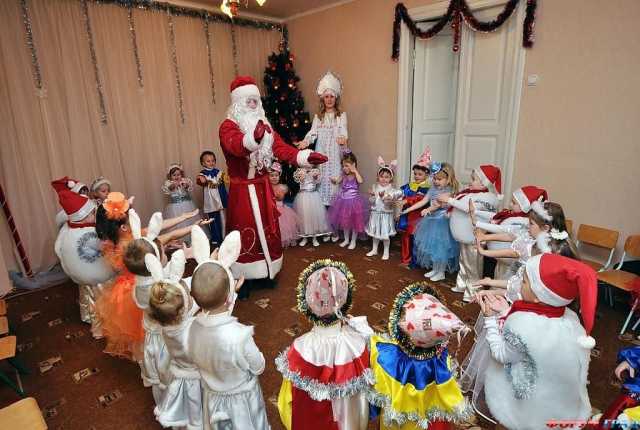 Предложение: Дед Мороз и Снегурочка от 2700 рублей