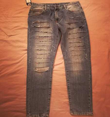 Продам: Новые итальянские джинсы, размер 26