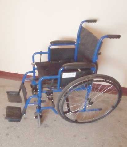 Продам: Кресло-коляску для инвалидов H035