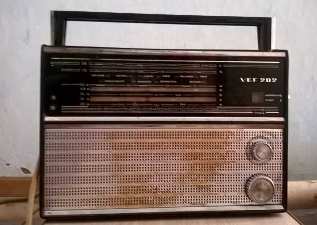 Продам: Радиоприёмник VEF-202