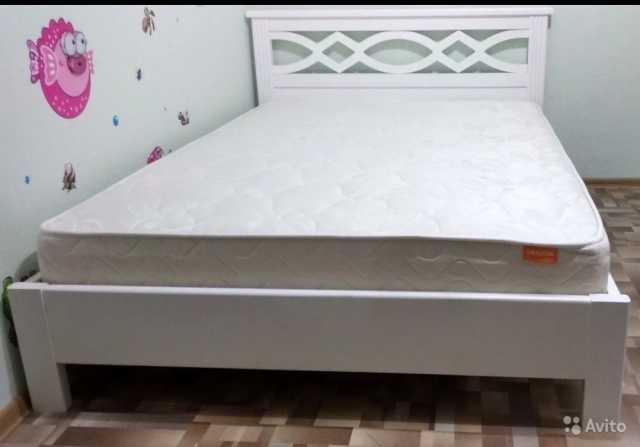 Продам: Кровать с матрасом
