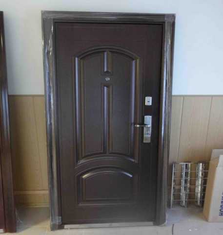 Продам: Металлические двери для бытовок